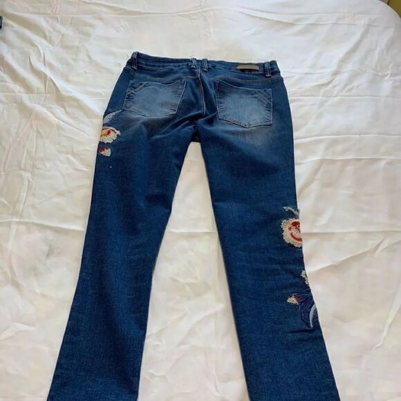 Royalty For Me  Embroidered Jean Capris #SJ23 - Picture 3 of 6